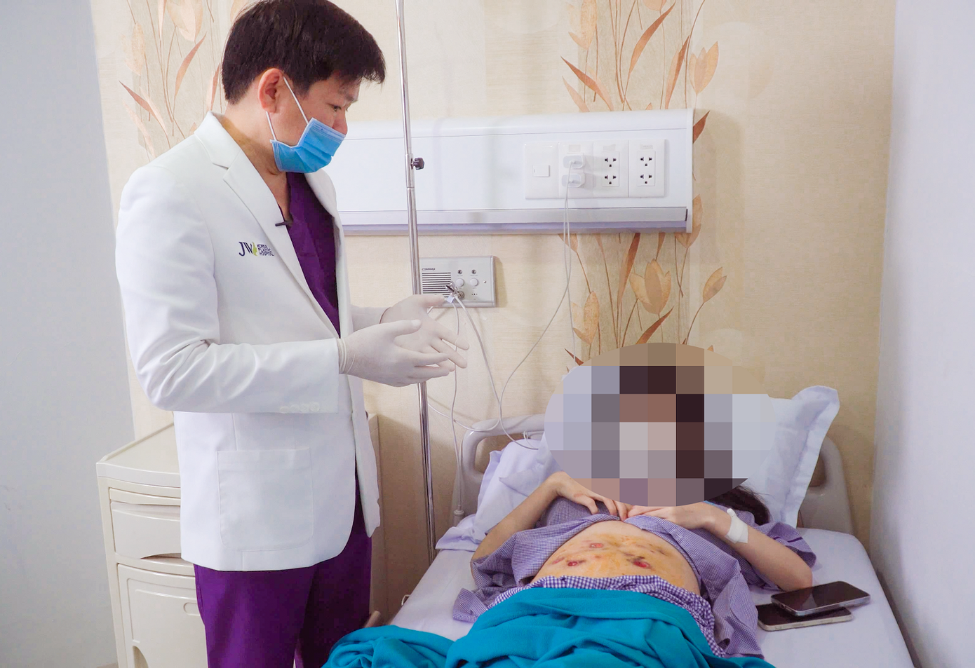 BS Tú Dung khuyến cáo "không có chất nào tiêm vào mà tan được mỡ trong cơ thể" BS Tú Dung khuyến cáo "không có chất nào tiêm vào mà tan được mỡ trong cơ thể"