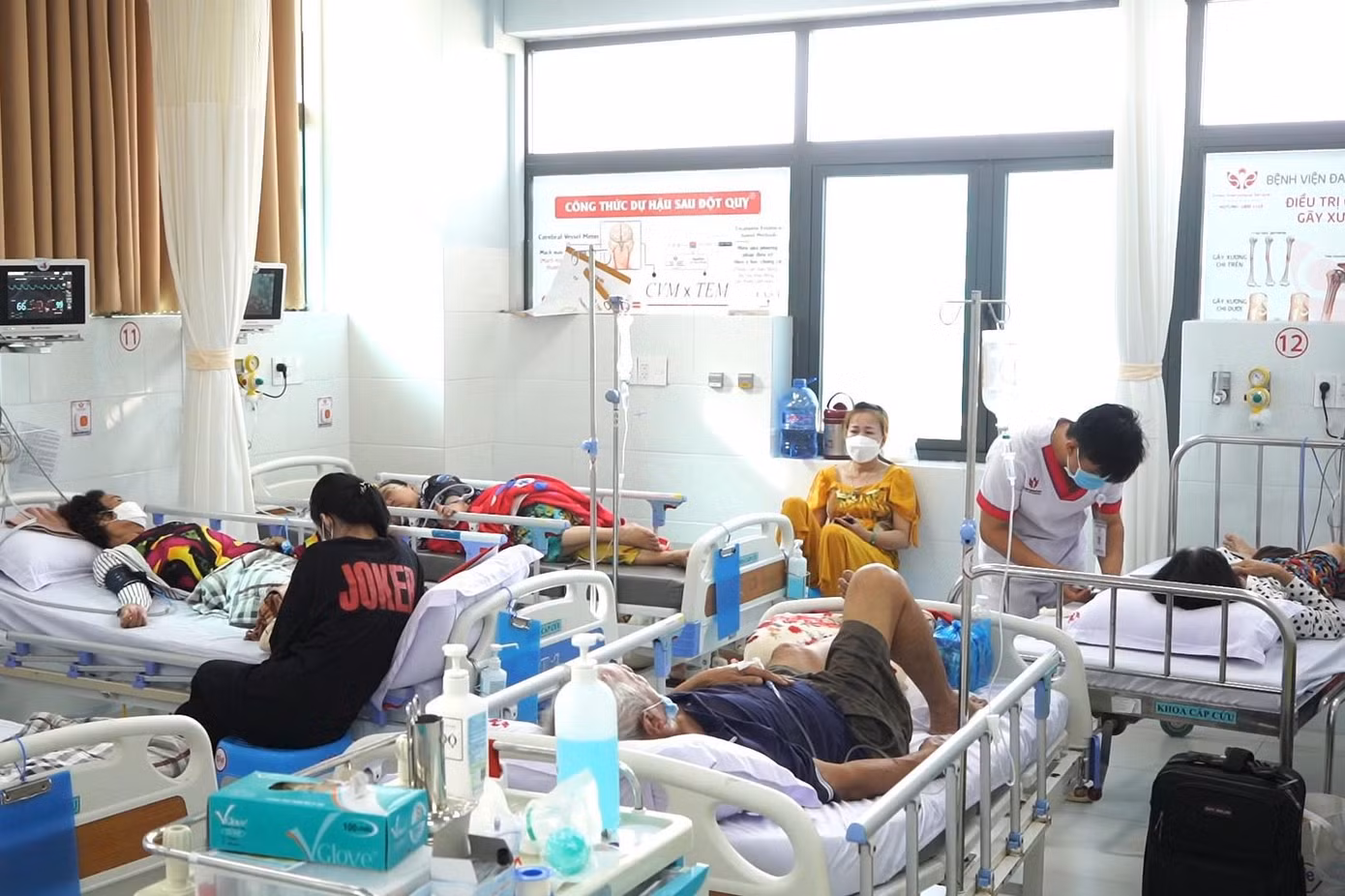 Tất cả các giường bệnh điều trị đột quỵ tim mạch đều đã vận hành hết công suất Tất cả các giường bệnh điều trị đột quỵ tim mạch đều đã vận hành hết công suất