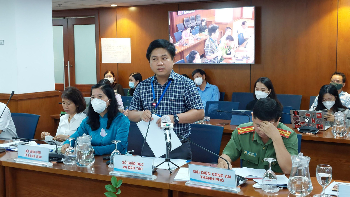 Đại diện Sở Giáo dục và Đào tạo thông tin tại buổi họp báo Đại diện Sở Giáo dục và Đào tạo thông tin tại buổi họp báo