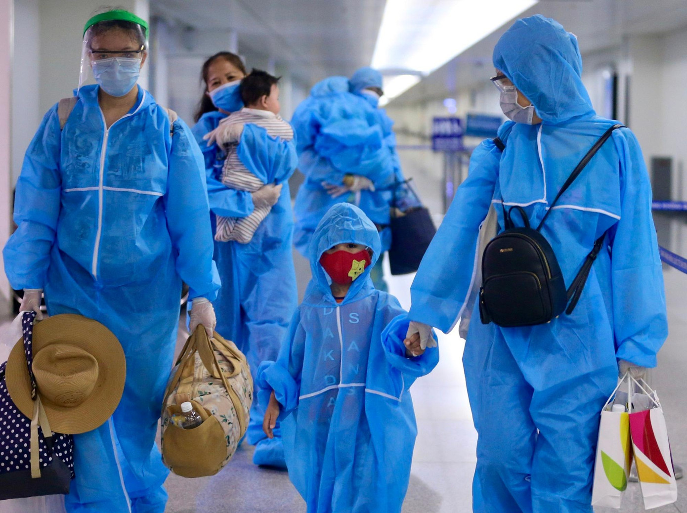 Trẻ em là nhóm đối tượng nguy cơ cần được bảo vệ trước dịch COVID-19 Trẻ em là nhóm đối tượng nguy cơ cần được bảo vệ trước dịch COVID-19