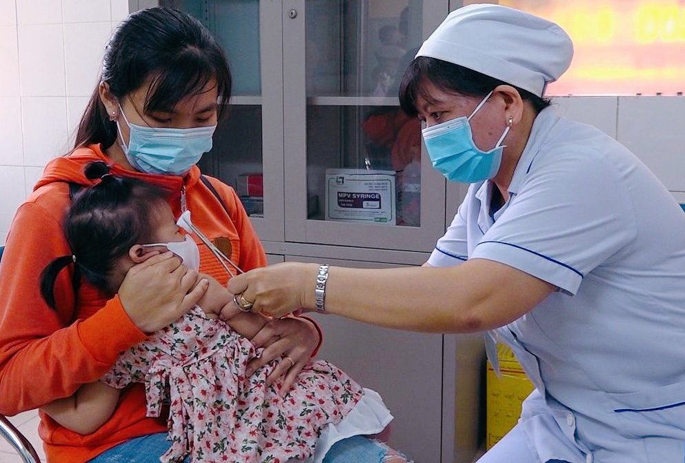 TPHCM sẽ tăng cường phương án đảm bảo thực hiện song song cả chiến dịch tiêm chủng mở rộng và tiêm vắc xin COVID-19 TPHCM sẽ tăng cường phương án đảm bảo thực hiện song song cả chiến dịch tiêm chủng mở rộng và tiêm vắc xin COVID-19