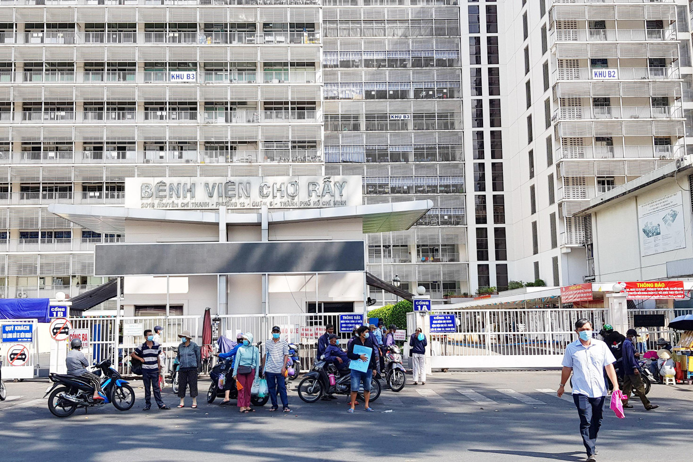 Trung bình mỗi ngày nghỉ Tết tại Bệnh viện Chợ Rẫy tiếp nhận cấp cứu 234 bệnh nhân Trung bình mỗi ngày nghỉ Tết tại Bệnh viện Chợ Rẫy tiếp nhận cấp cứu 234 bệnh nhân