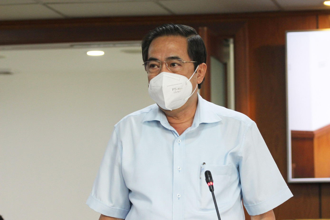 Phó giám đốc Sở Lao động Thương binh và Xã hội chia sẻ thông tin tại buổi họp báo