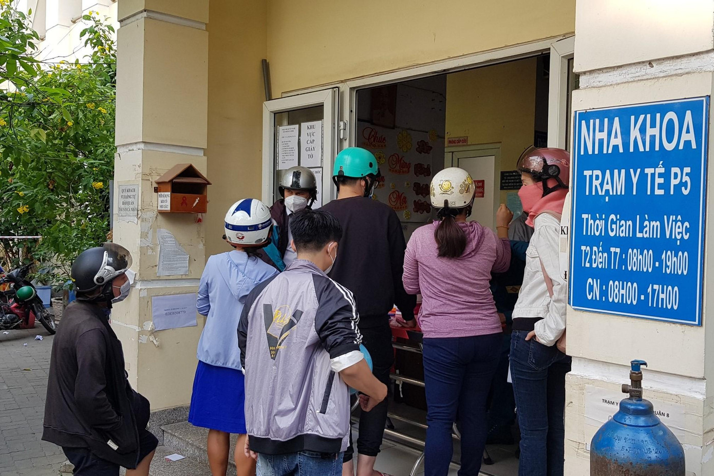 Hệ thống trạm y tế trên địa bàn TPHCM đã rơi vào quá tải nghiêm trọng trong đợt bùng phát dịch COVID-19 Hệ thống trạm y tế trên địa bàn TPHCM đã rơi vào quá tải nghiêm trọng trong đợt bùng phát dịch COVID-19