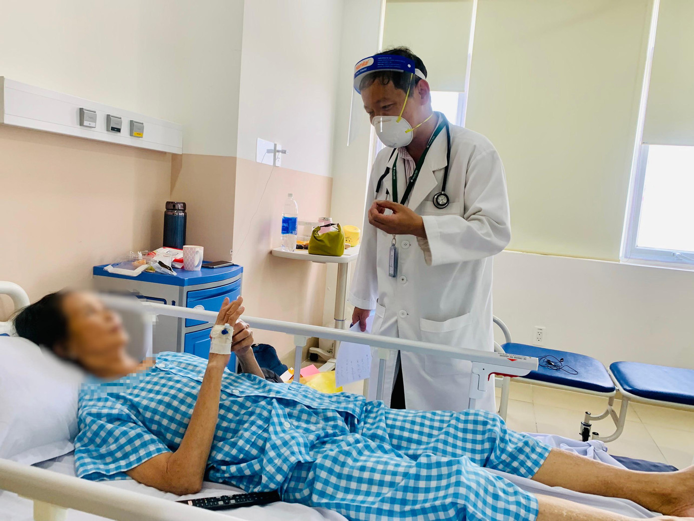 Bệnh nhân đã bị sụt cân nhanh, suy tim, suy thượng thận do bệnh lý cường giáp gây ra