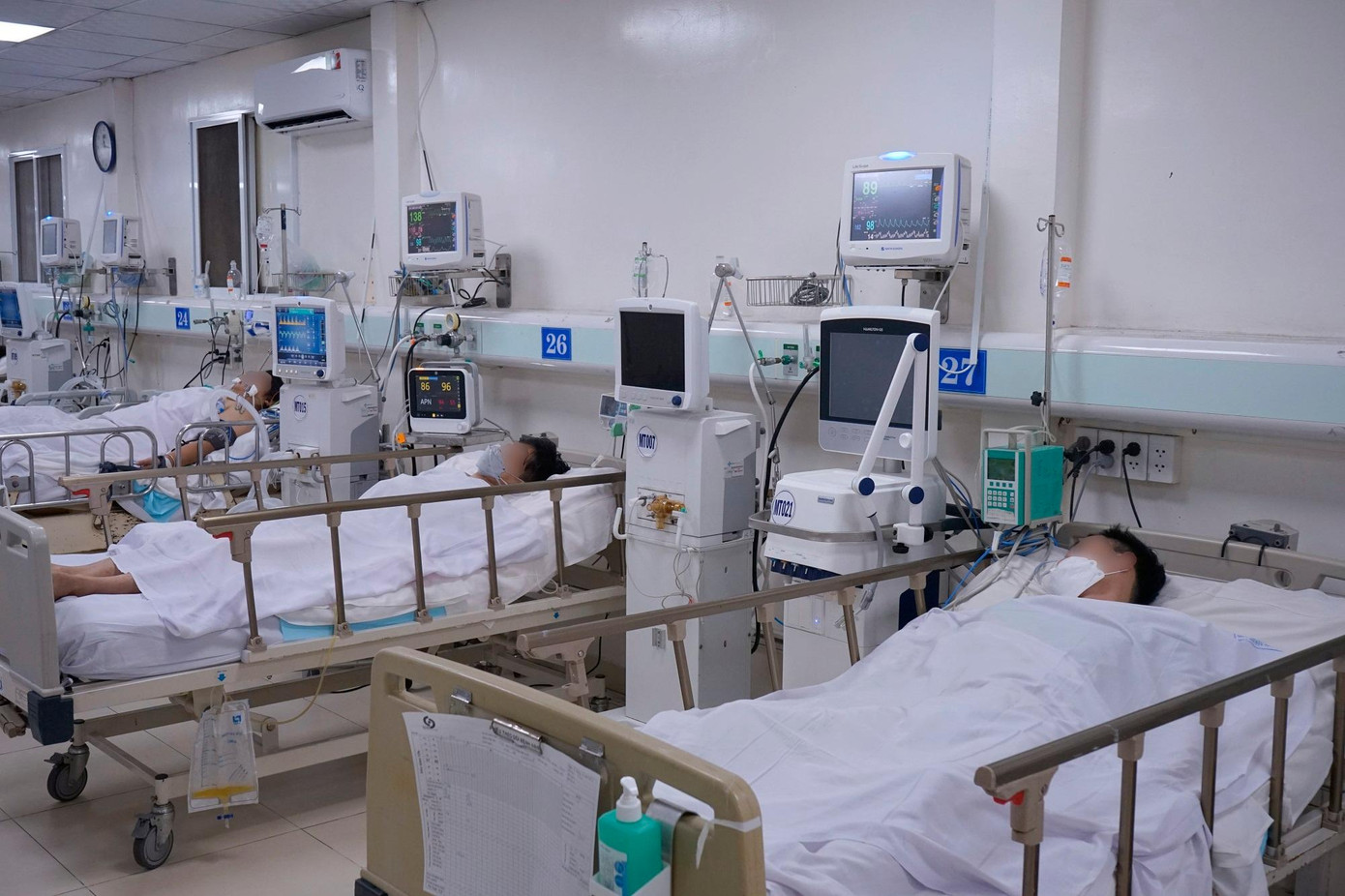 Liên tiếp nhiều vụ ngộ độc methanol xảy ra trên địa bàn TPHCM khiến nhiều người tử vong Liên tiếp nhiều vụ ngộ độc methanol xảy ra trên địa bàn TPHCM khiến nhiều người tử vong