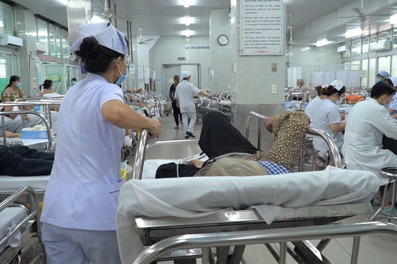 Nhiều trường hợp bệnh chuyển nặng vì trì hoãn nhập viện trong những ngày nghỉ lễ