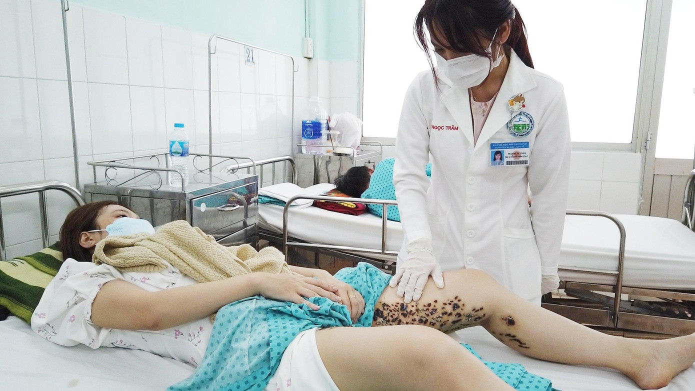 Sau hơn 1 tuần chăm sóc tích cực, vị trí bị tổn thương đã cải thiện tốt, sức khỏe bệnh nhân bình phục Sau hơn 1 tuần chăm sóc tích cực, vị trí bị tổn thương đã cải thiện tốt, sức khỏe bệnh nhân bình phục