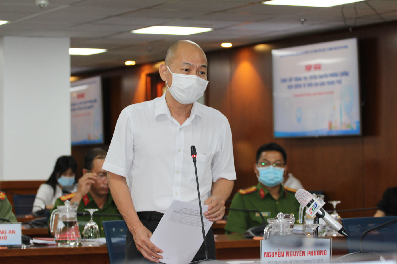 Ông Nguyễn Nguyên Phương thông tin về tình hình giá thực phẩm tại buổi họp báo Ông Nguyễn Nguyên Phương thông tin về tình hình giá thực phẩm tại buổi họp báo