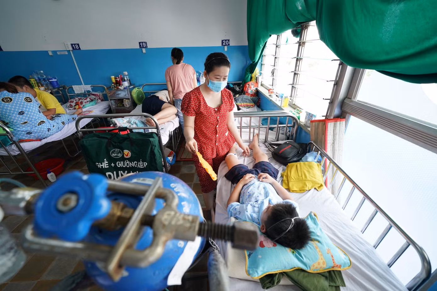 Bệnh nhân mắc SXH điều trị tại Bệnh viện Bệnh Nhiệt Đới TPHCM (ảnh: Phạm Nguyễn)