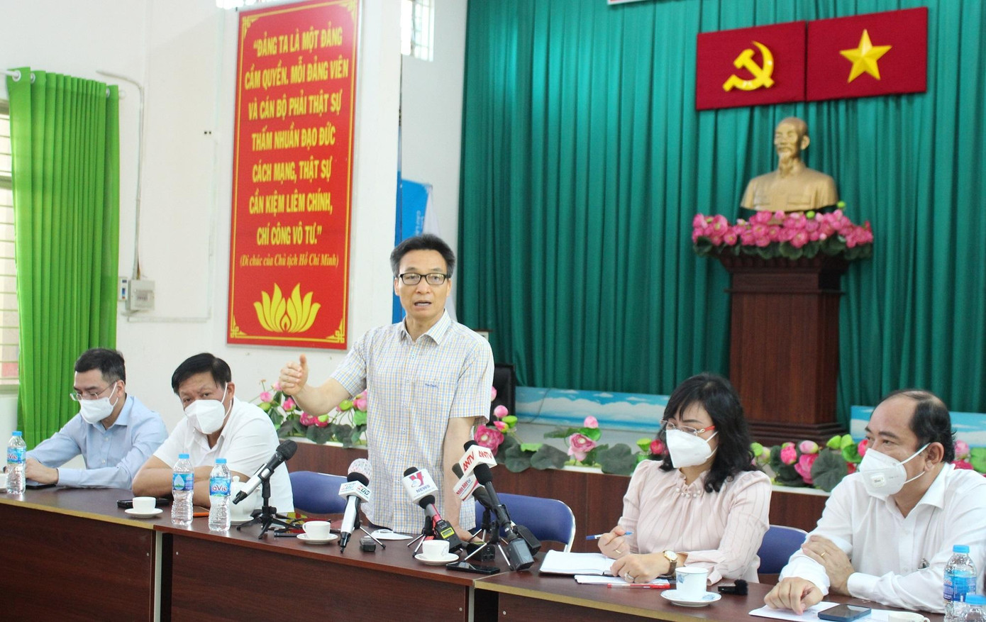 Phát biểu chỉ đạo tại buổi làm việc, Phó thủ tướng Vũ Đức Đam nói: &quot;Chúng ta mới trải qua thời kỳ gian khổ, khốn khó nhất khi dịch COVID-19 bùng phát. TPHCM là một trong những địa phương đã chịu nhiều mất mát trong đợt dịch COVID-19 vừa qua, cần phải thấy được những tổn thất để trân trọng sự bình an của ngày hôm nay và chung tay phòng chống dịch SXH. Ngành y tế và chính quyền địa phương phải khẩn trương, quyết liệt triển khai các biện pháp phòng chống dịch, sớm ngăn chặn SXH bảo vệ sức khỏe, sinh mạng của nhân dân”.