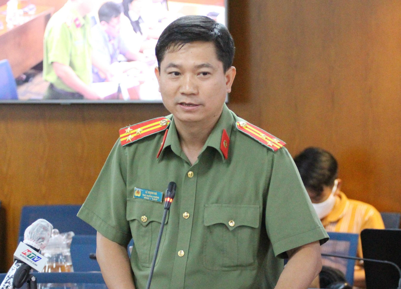 Thượng tá Lê Mạnh Hà khuyến cáo cộng đồng nâng cao cảnh giác trước nạn buôn bán người