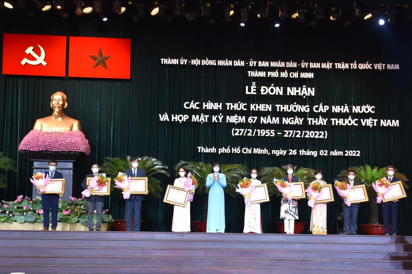 Nhiều tập thể, cá nhân đã nhận Huân chương Lao động và Bằng khen của Thủ tướng Chính phủ