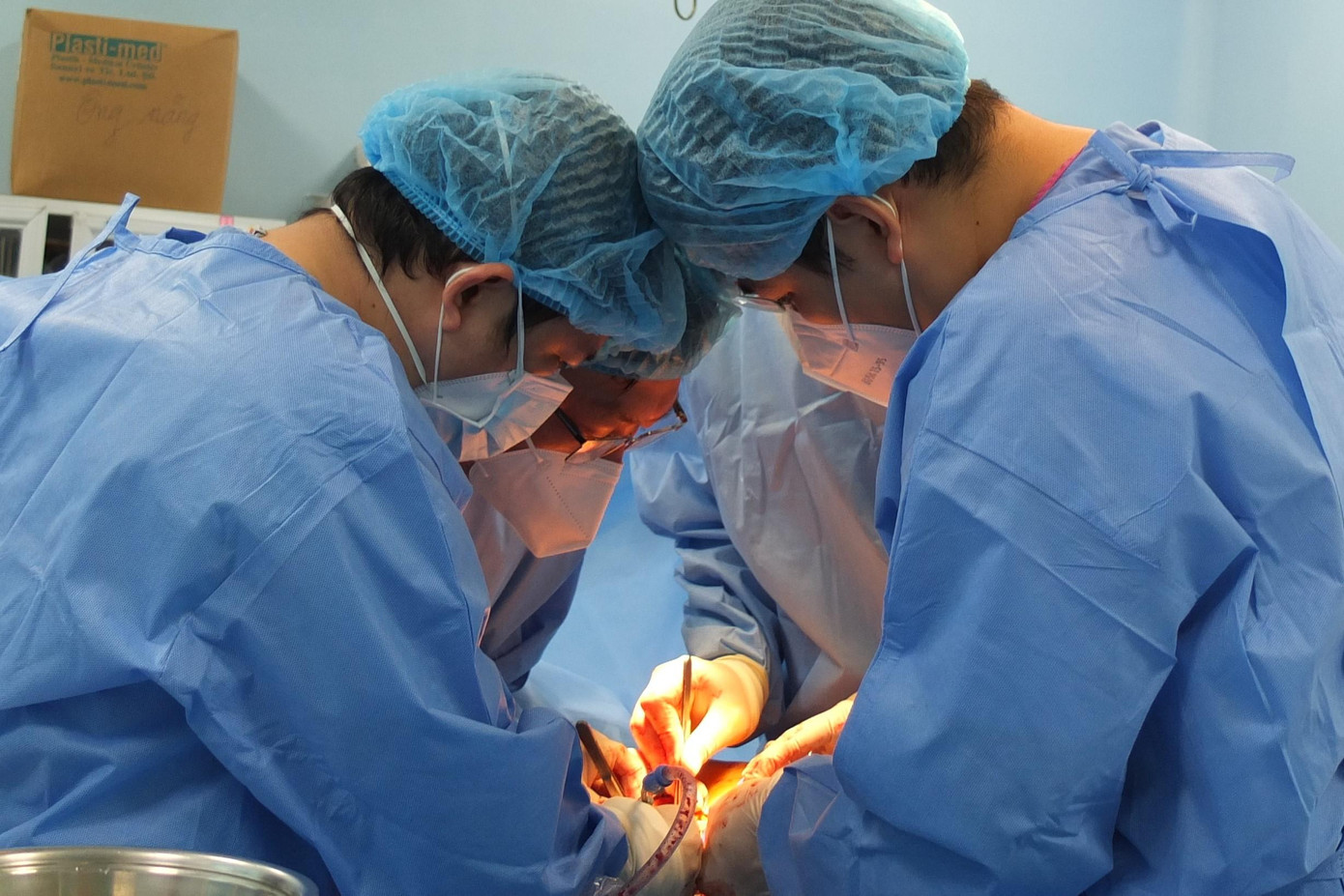 Thành công của cuộc phẫu thuật đã mở ra cơ hội mới cho những người bệnh bị thủng động mạch Thành công của cuộc phẫu thuật đã mở ra cơ hội mới cho những người bệnh bị thủng động mạch