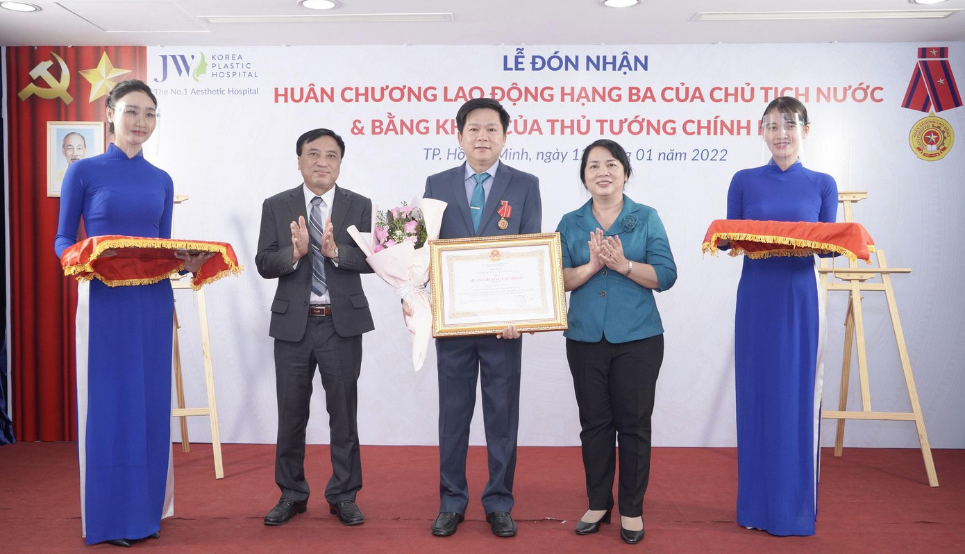 BS Nguyễn Phan Tú Dung vinh dự được Chủ tịch nước tặng thưởng Huân chương Lao động hạng 3