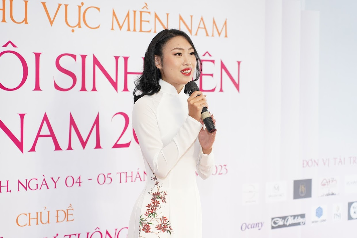 Thí sinh Nguyễn Thái Hà (sinh viên năm nhất - trường Quản trị và Kinh doanh, ĐHQG Hà Nội) Thí sinh Nguyễn Thái Hà (sinh viên năm nhất - trường Quản trị và Kinh doanh, ĐHQG Hà Nội)