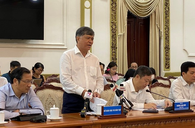 Ông Nguyễn Văn Hiếu, Giám đốc Sở GD&amp;ĐT TPHCM phát biểu tại buổi làm việc