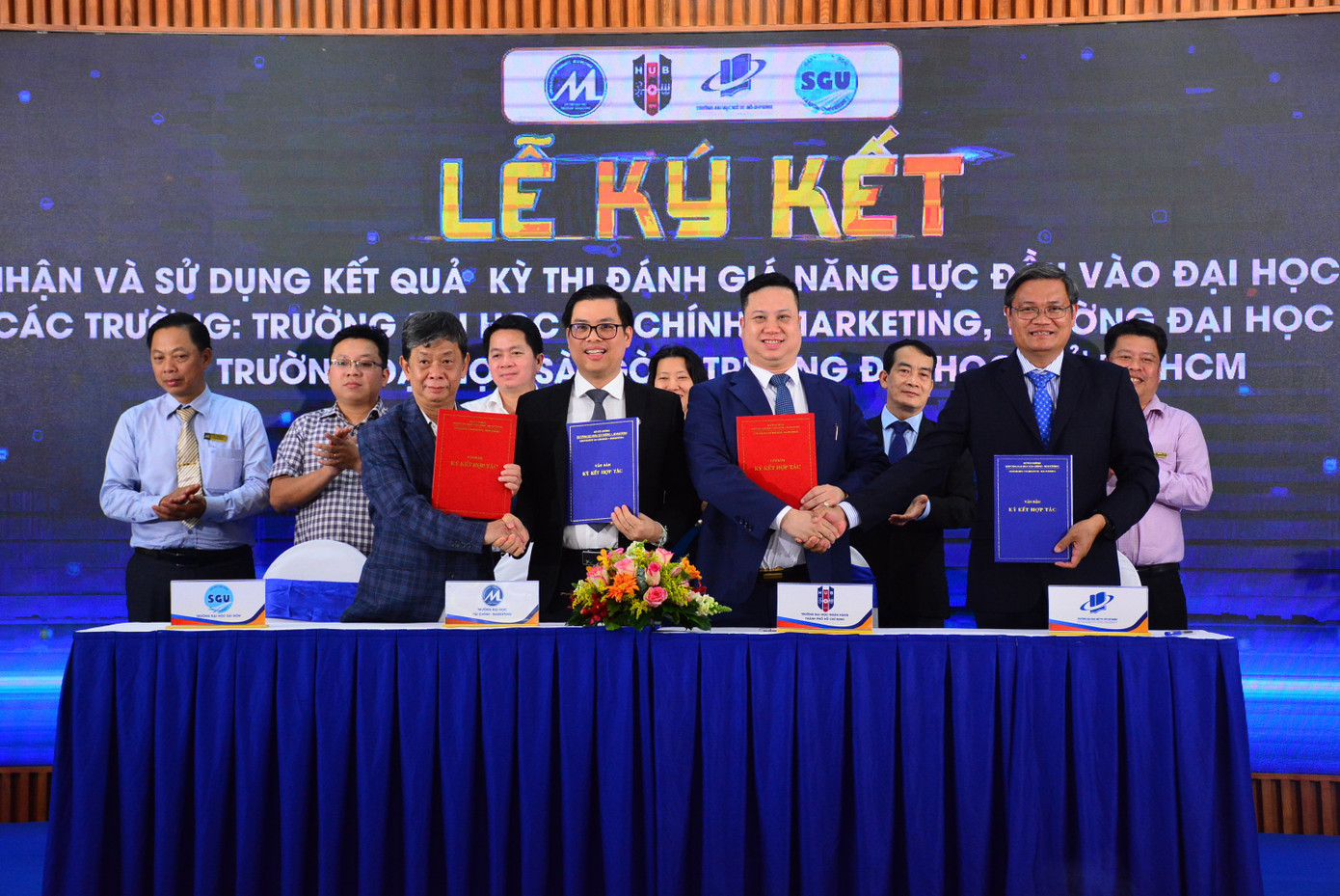 Lãnh đạo Trường ĐH Tài chính – Marketing TPHCM, Trường ĐH Ngân hàng TPHCM, Trường ĐH Sài Gòn và Trường ĐH Mở TPHCM tại buổi ký kết Lãnh đạo Trường ĐH Tài chính – Marketing TPHCM, Trường ĐH Ngân hàng TPHCM, Trường ĐH Sài Gòn và Trường ĐH Mở TPHCM tại buổi ký kết