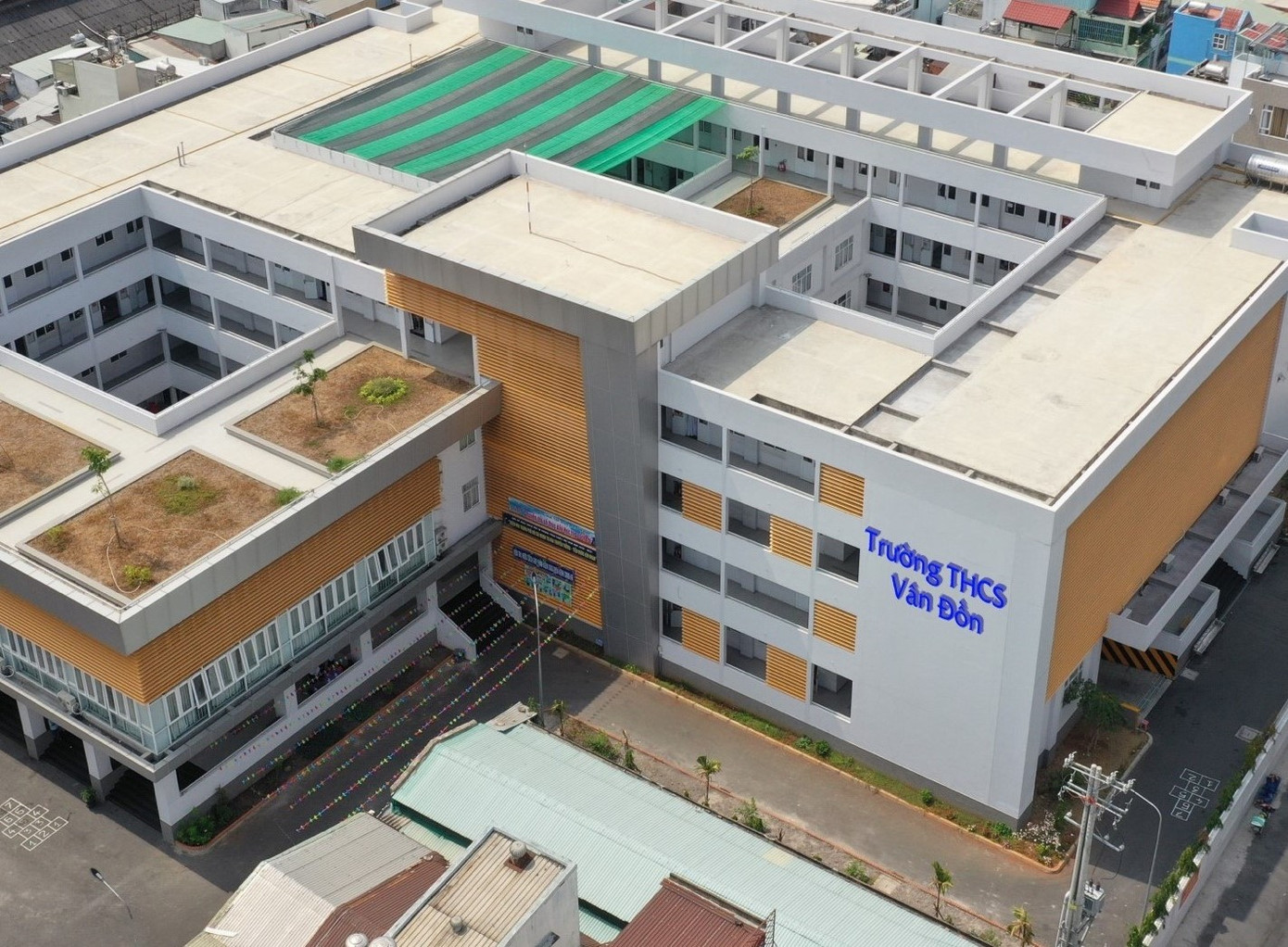 Trường THCS Vân Đồn (quận 4, TPHCM) nơi xảy ra sự việc (ảnh internet)