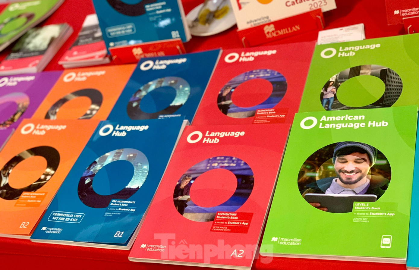 Những bộ sách sẽ được số hóa ngay tại ứng dụng. Những bộ sách sẽ được số hóa ngay tại ứng dụng.