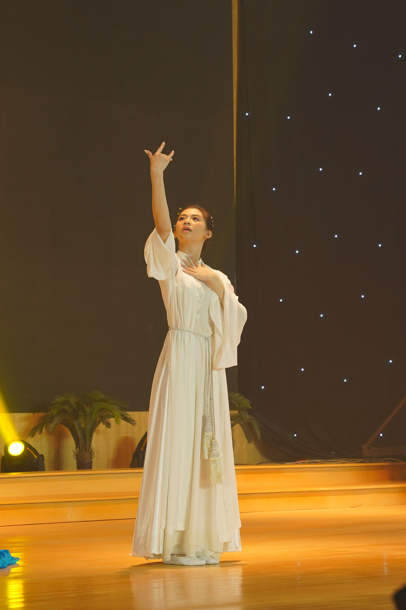 Ngoài việc giảm cân, hành trình đến với ngôi vị hoa khôi của Nhi là sự nỗ lực không ngừng nghỉ. Nữ sinh cho hay, có nhiều lúc cô đuối sức vì luyện tập quá nhiều nhưng chưa từng muốn bỏ cuộc.