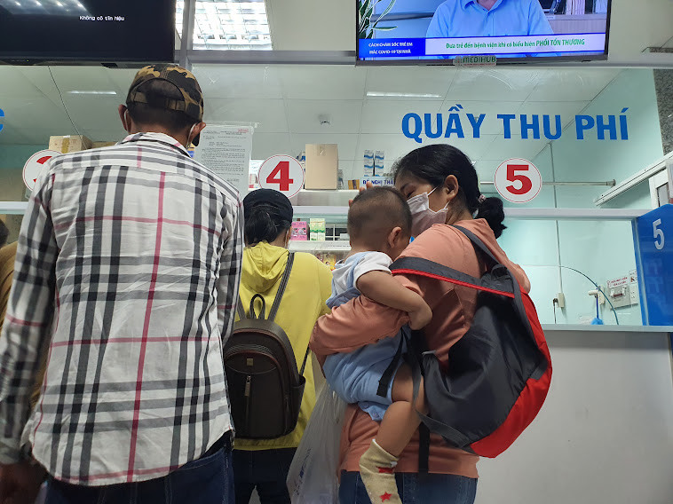 Nhiều phụ huynh sau khi đóng tiền nhập viện cho con qua chuyển khoản khi đến bệnh viện tìm không có mới biết mình bị lừa (ảnh minh họa). Nhiều phụ huynh sau khi đóng tiền nhập viện cho con qua chuyển khoản khi đến bệnh viện tìm không có mới biết mình bị lừa (ảnh minh họa).