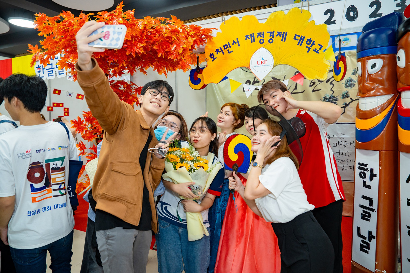 Sinh viên hào hứng tham gia nhiều hoạt động sôi nổi tại ngày hội Sinh viên hào hứng tham gia nhiều hoạt động sôi nổi tại ngày hội