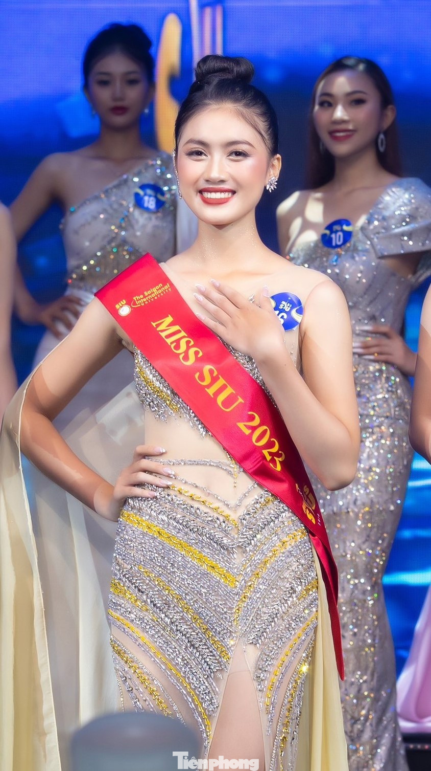 Chia sẻ sau đêm chung kết, Quỳnh Như cho biết, đây là cuộc thi sắc đẹp đầu tiên cô tham gia và rất bất ngờ khi đăng quang. Nữ sinh cho hay, hiện tại cô chưa có dự định tham gia tiếp một cuộc thi sắc đẹp nào khác mà muốn hoàn thành mục tiêu tốt nghiệp đại học. Chia sẻ sau đêm chung kết, Quỳnh Như cho biết, đây là cuộc thi sắc đẹp đầu tiên cô tham gia và rất bất ngờ khi đăng quang. Nữ sinh cho hay, hiện tại cô chưa có dự định tham gia tiếp một cuộc thi sắc đẹp nào khác mà muốn hoàn thành mục tiêu tốt nghiệp đại học.