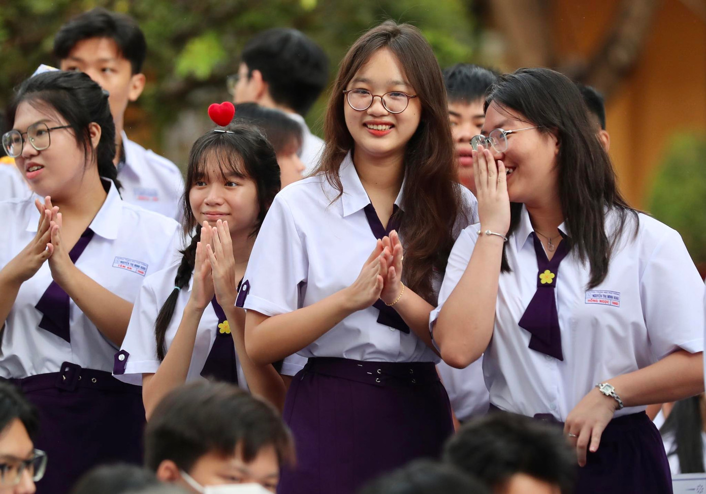 Hình ảnh nữ sinh Trường THPT Nguyễn Minh Khai sáng nay