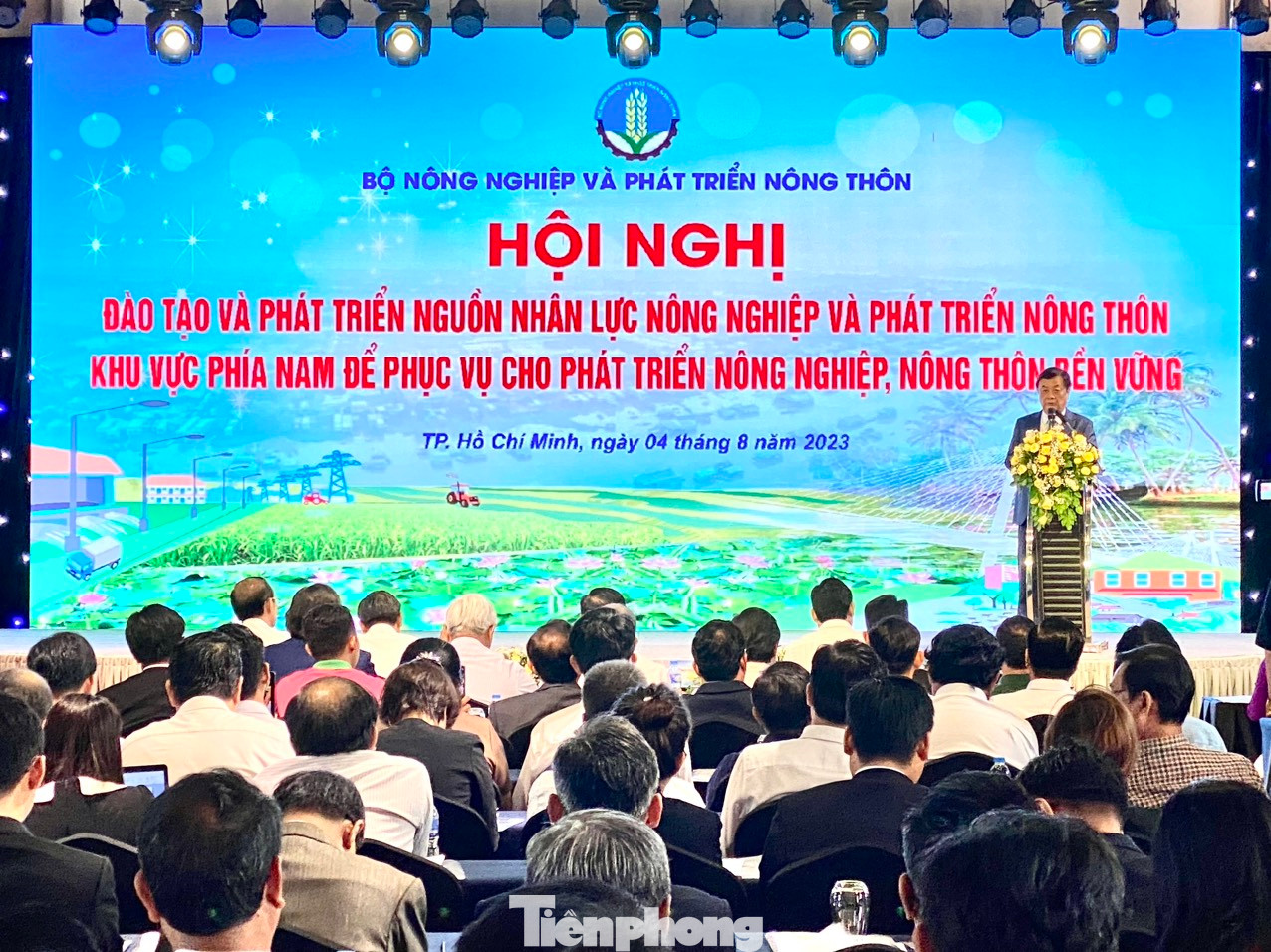 Bộ trưởng Bộ Nông nghiệp và Phát triển Nông thôn Lê Minh Hoan phát biểu tại Hội nghị Bộ trưởng Bộ Nông nghiệp và Phát triển Nông thôn Lê Minh Hoan phát biểu tại Hội nghị