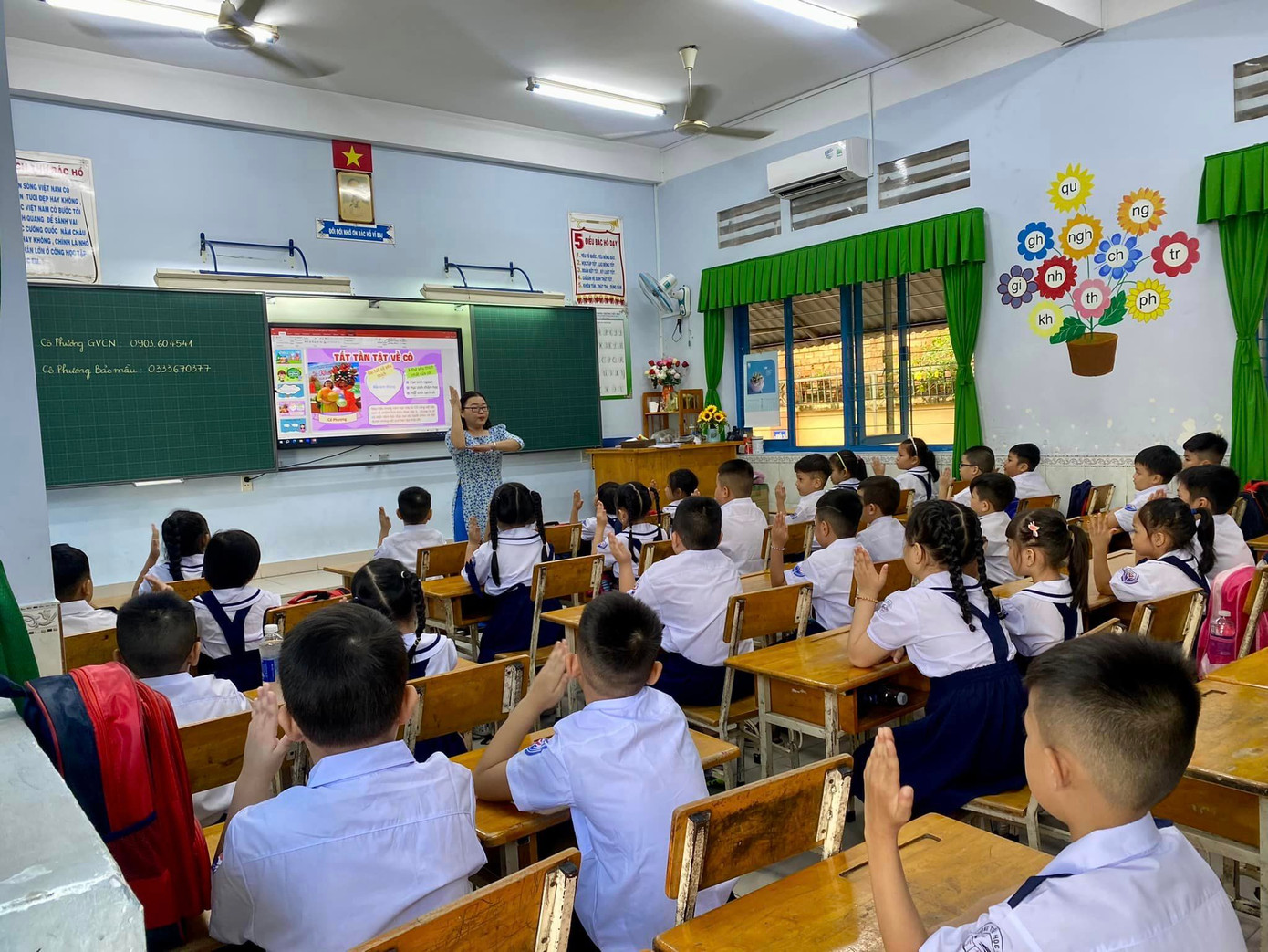 Học sinh lớp 1 ở TPHCM tựu trường năm học 2023- 2024 Học sinh lớp 1 ở TPHCM tựu trường năm học 2023- 2024