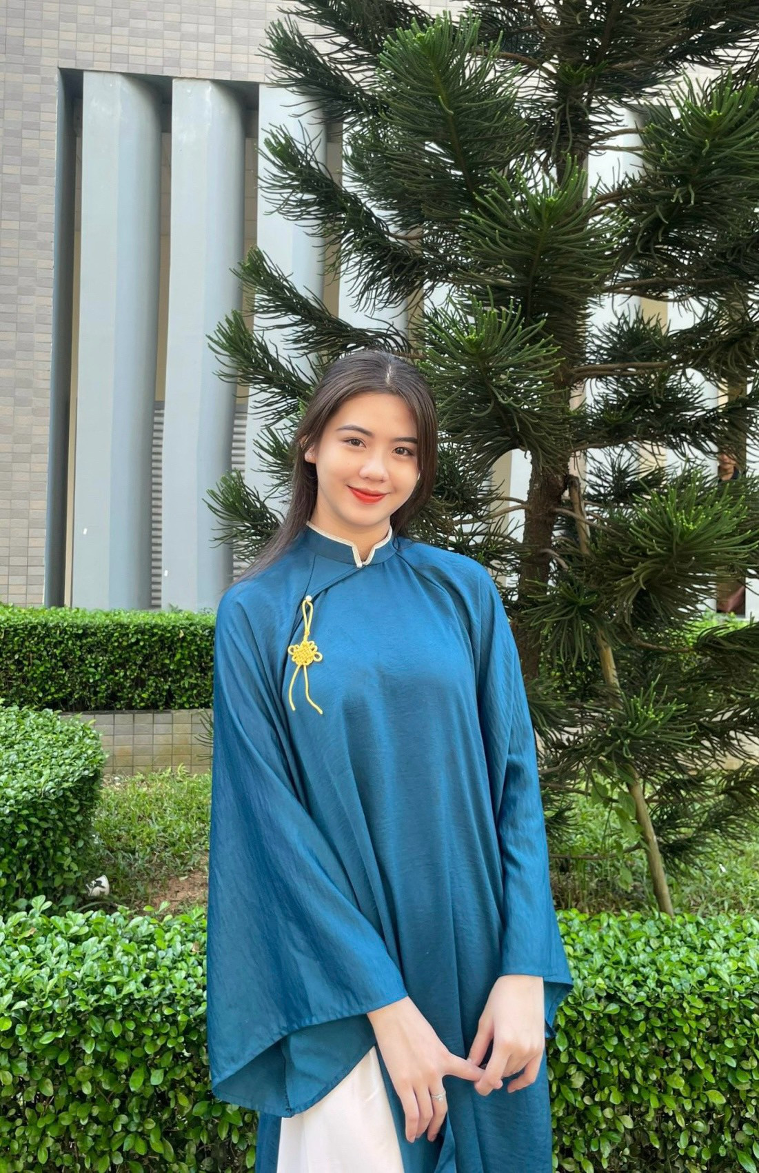 Nhi cho biết thêm, cô rất yêu thích và quan tâm đến các cuộc thi sắc đẹp, đây là nơi để Nhi hoàn thiện và trau dồi bản thân, từ đó có nhiều cơ hội nghề nghiệp hơn sau khi tốt nghiệp.