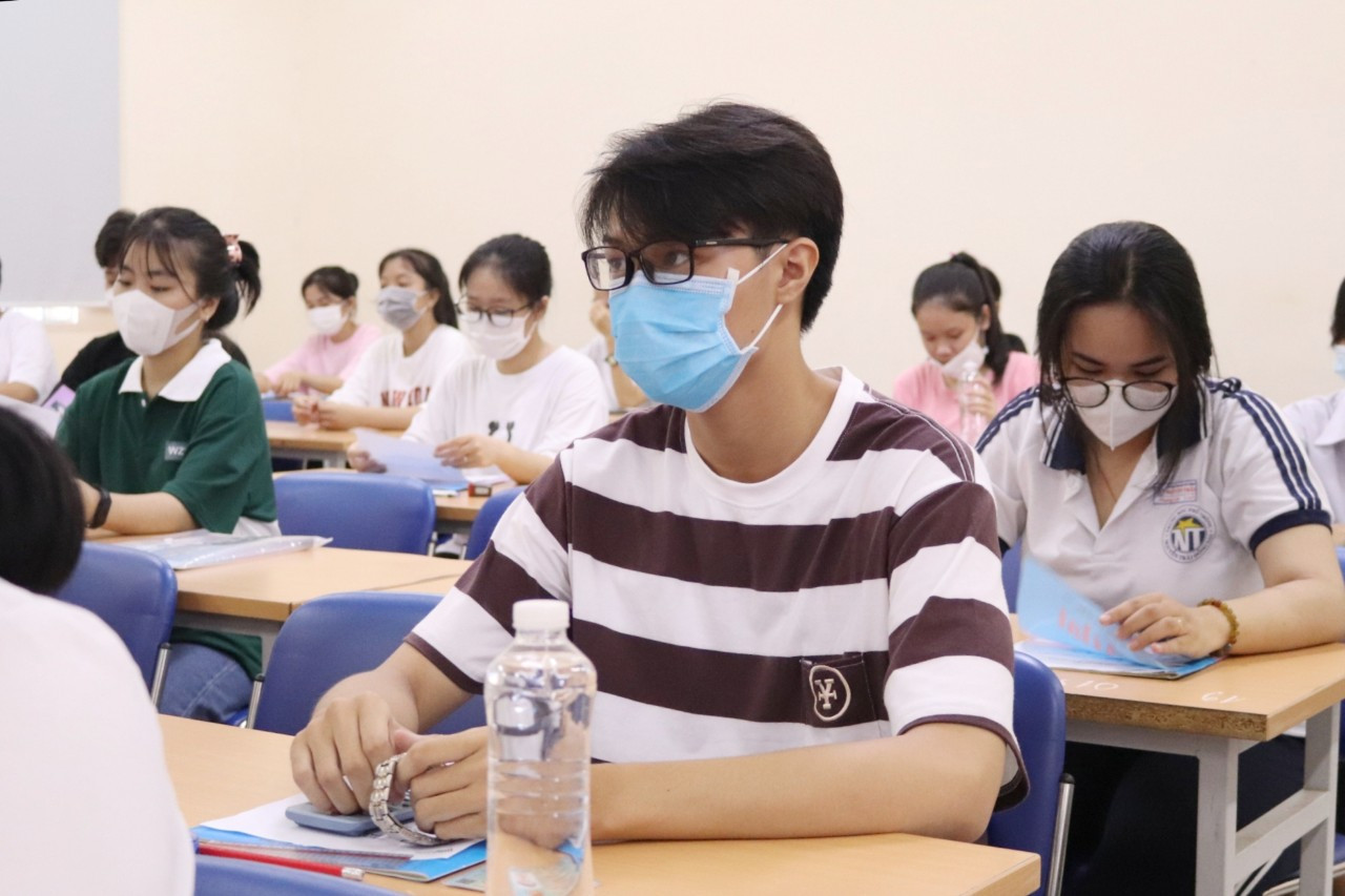 Thí sinh tham dự kỳ thi đánh giá năng lực 2022 tại TPHCM (ảnh: ĐHQG TPHCM) Thí sinh tham dự kỳ thi đánh giá năng lực 2022 tại TPHCM (ảnh: ĐHQG TPHCM)