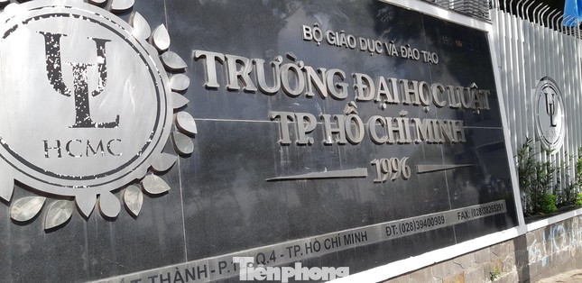 Trường ĐH Luật TPHCM dừng tăng học phí năm học 2022- 2023 Trường ĐH Luật TPHCM dừng tăng học phí năm học 2022- 2023
