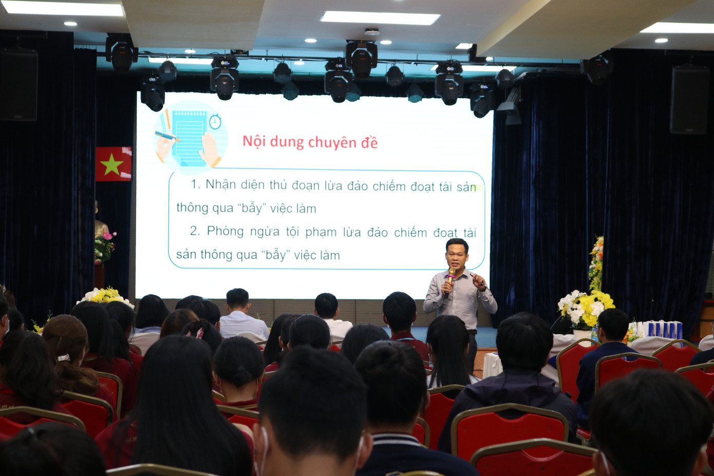 Thượng úy Vũ Mạnh Tuấn, Phó Bí thư Đoàn thanh niên - Trường Cao đẳng Cảnh sát Nhân dân 2 chia sẻ với sinh viên