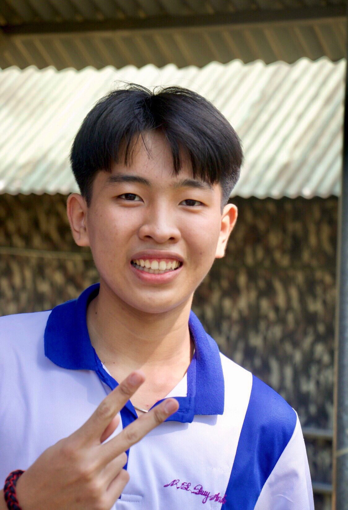 Nguyễn Lê Duy Anh lớp 12B2 với tổng điểm khối B là 29,5 (á khoa khối B của TPHCM) Nguyễn Lê Duy Anh lớp 12B2 với tổng điểm khối B là 29,5 (á khoa khối B của TPHCM)