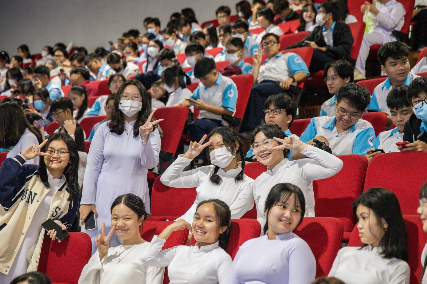 Học sinh Trường Phổ thông Năng khiếu vui tươi trong lễ khai giảng