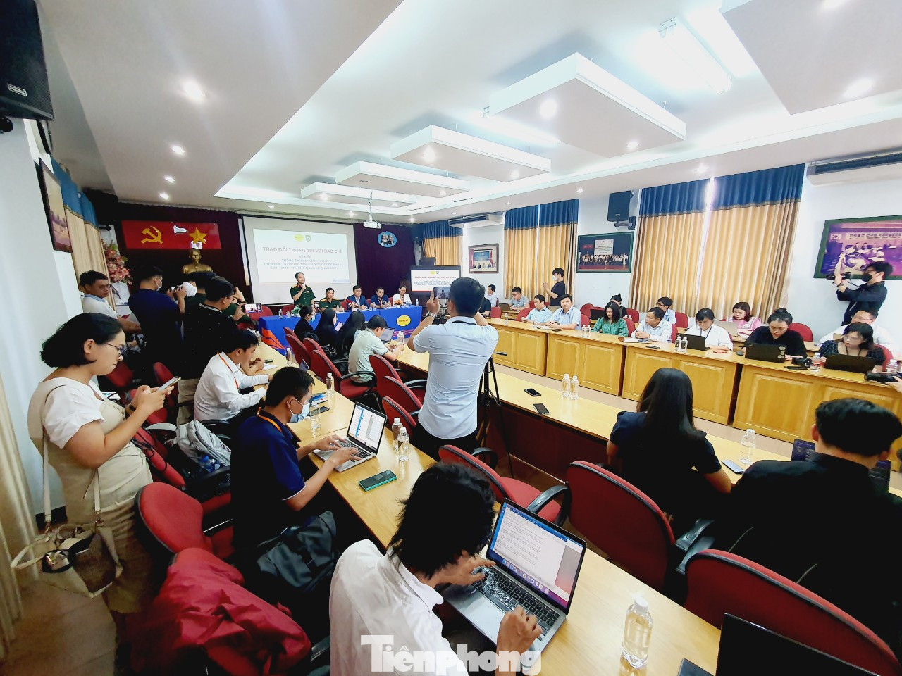 Toàn cảnh buổi họp báo