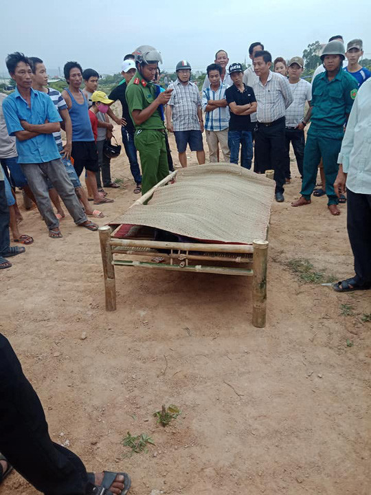 Đi chăn bò, tá hỏa phát hiện thi thể không quần áo ảnh 1