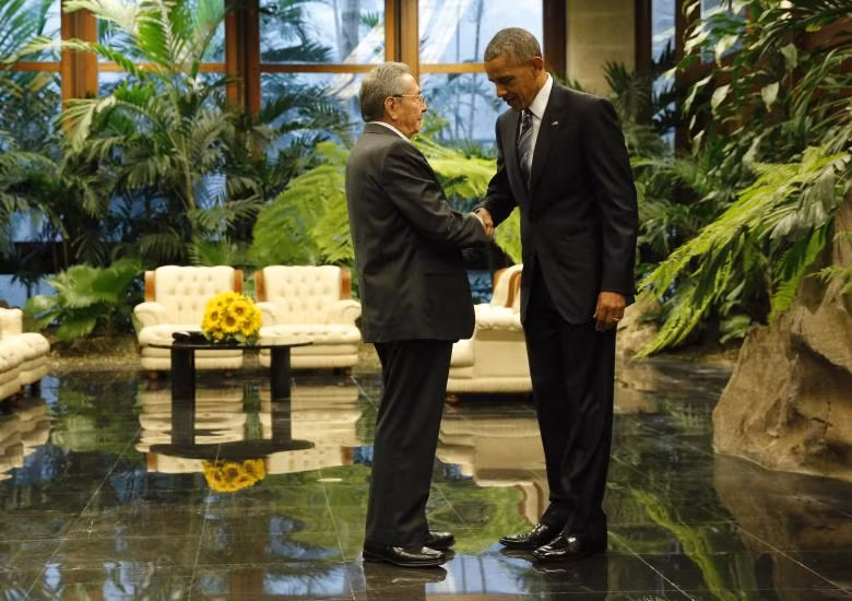 Sáu thập kỉ lãnh đạo đất nước Cuba của hai lãnh tụ Fidel - Raul Castro ảnh 17