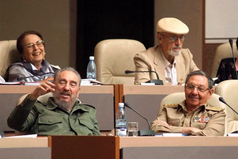 Sáu thập kỉ lãnh đạo đất nước Cuba của hai lãnh tụ Fidel - Raul Castro ảnh 9