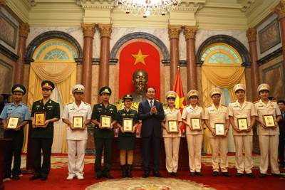 Chủ tịch nước: Bảo vệ chủ quyền trong bất kỳ tình huống nào ảnh 7