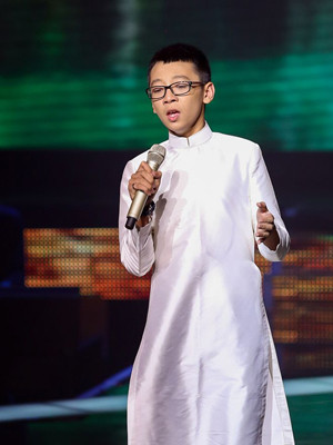 9h sáng mới xuất viện và bị bác sĩ cấm cản nhưng Vũ Song Vũ vẫn nhất định bước ra sân khấu