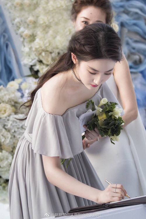 Nhan sắc 'minh tinh' từ bé đến lớn của Lưu Diệc Phi ảnh 12