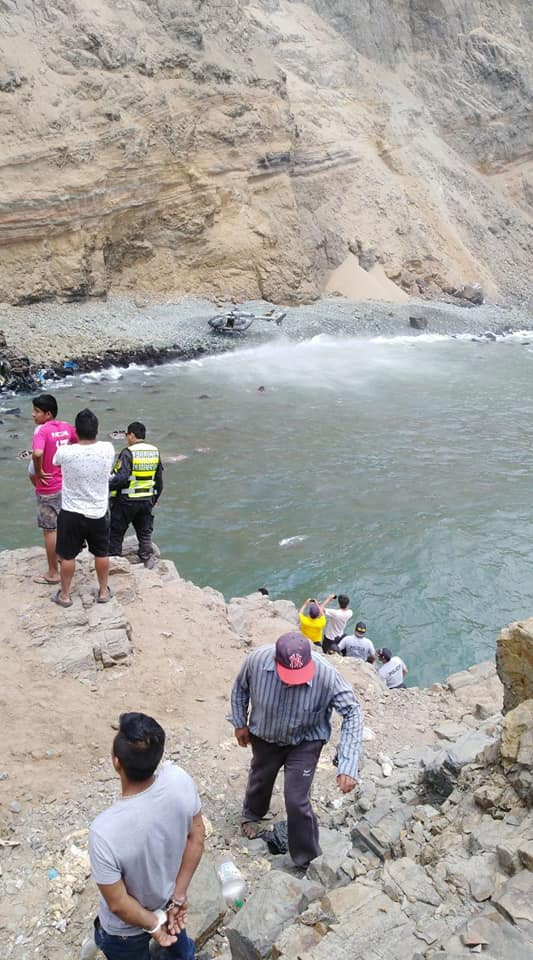 [ẢNH] Xe buýt rơi tự do 80m, 36 người thiệt mạng ảnh 6