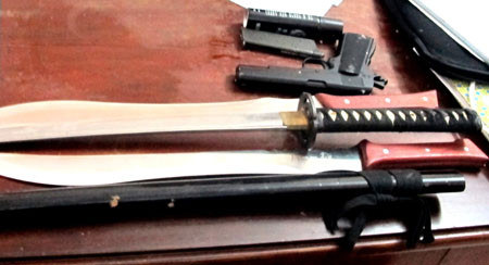 Trong 3 tháng (7,8 và 9/2013), trên địa bàn Hà Nội xảy ra 5 vụ nổ súng. Trong 3 tháng (7,8 và 9/2013), trên địa bàn Hà Nội xảy ra 5 vụ nổ súng