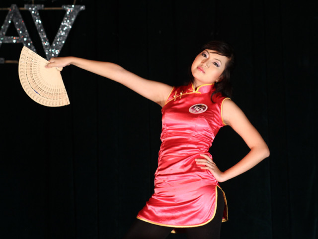 Không khí sôi động với nhảy hiện đại