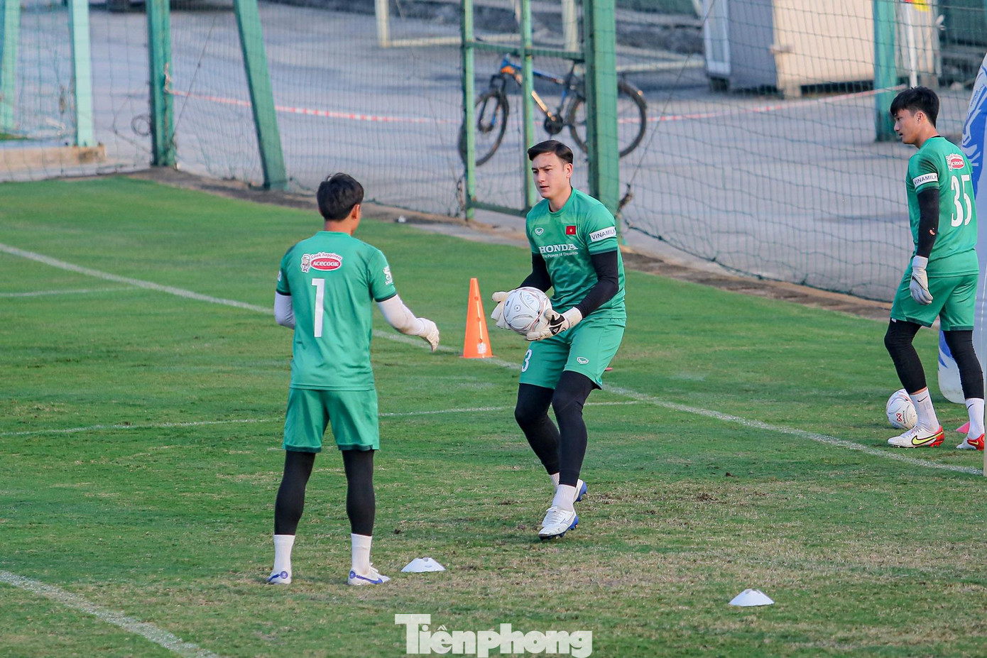 Sau màn cọ xát này, tuyển Việt Nam sẽ di chuyển sang Lào vào ngày 17/12 để chạm trán đội chủ nhà ở trận ra quân AFF Cup 2022.