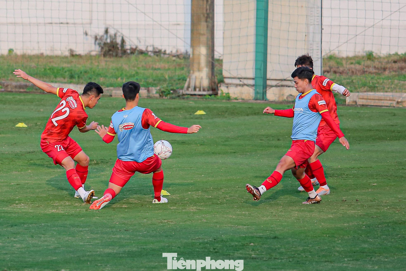 Sau đó là những bài tập đối kháng.