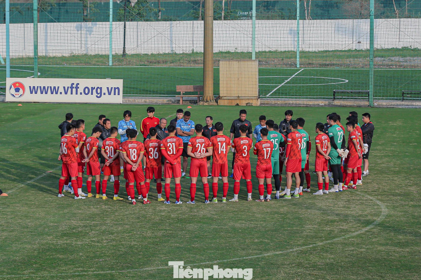 Chiều nay (12/12), ĐT Việt Nam bước vào buổi tập thứ 2 tại Hà Nội với đầy đủ 30 cầu thủ trước thềm trận giao hữu với đội tuyển Philipines vào ngày 14/12.